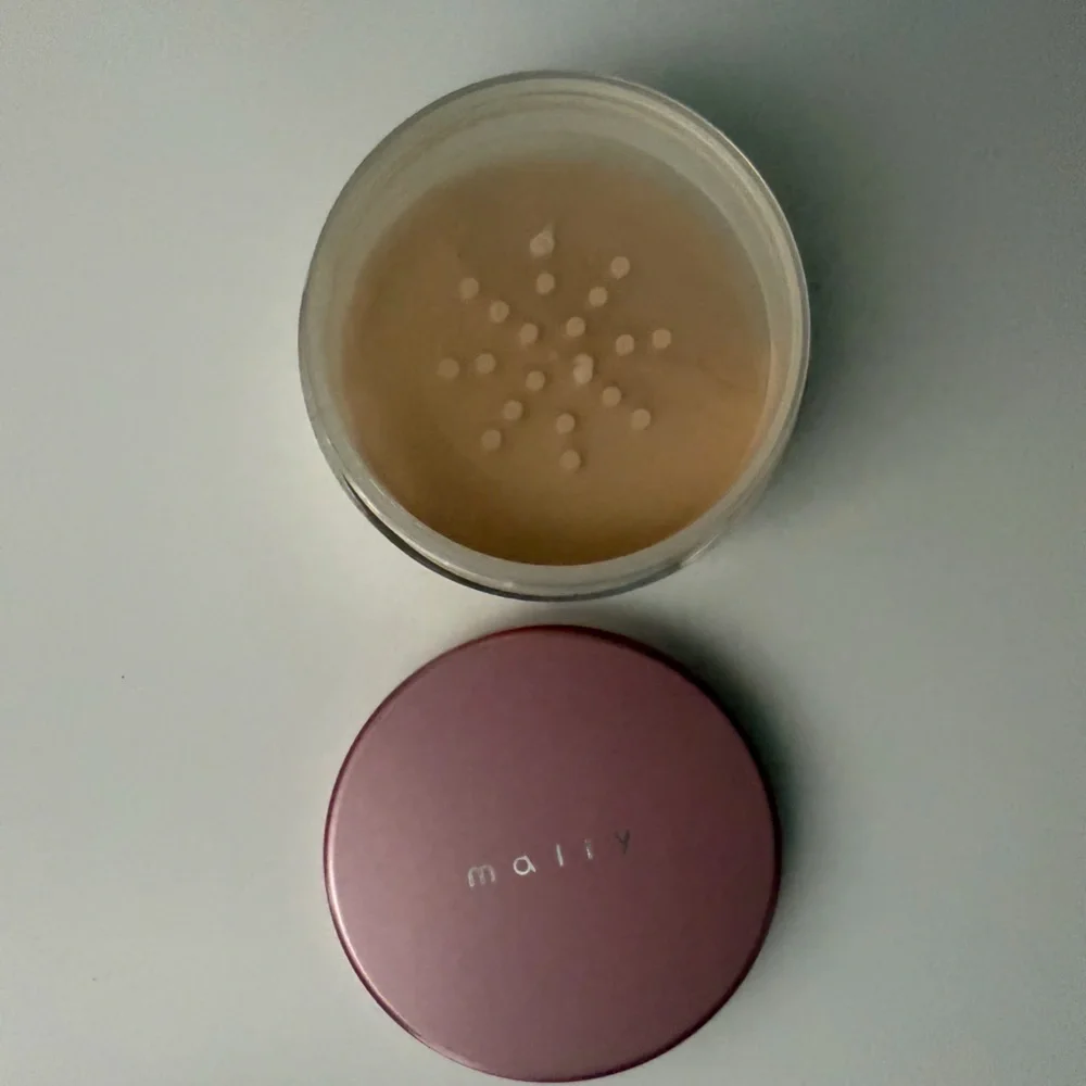 Mally Beauty Poreless Perfection Skin Finisher Loose Powder (Fair/Light)